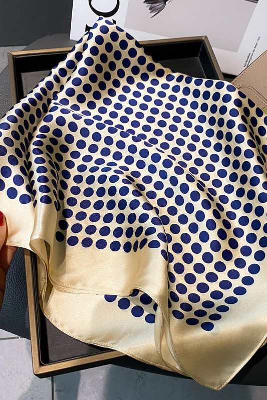 Amara Scarf (100% Silk - 68 cm)