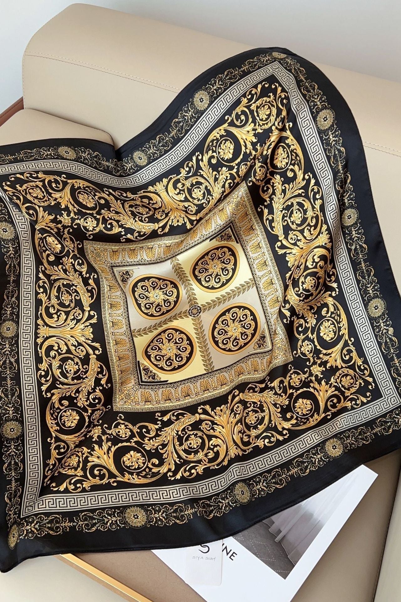 Valeria Foulard (100% Silk- 70cm)