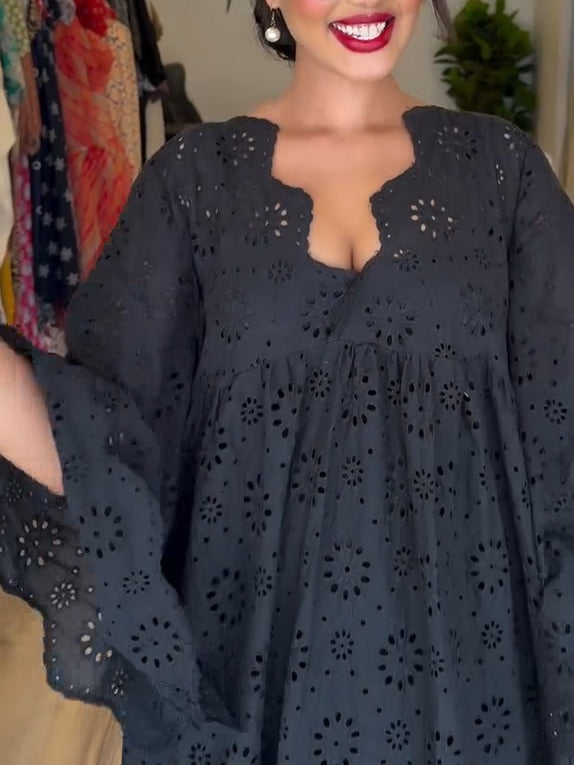 Serena – Elegant Loose Fit Hollow Pattern Dress