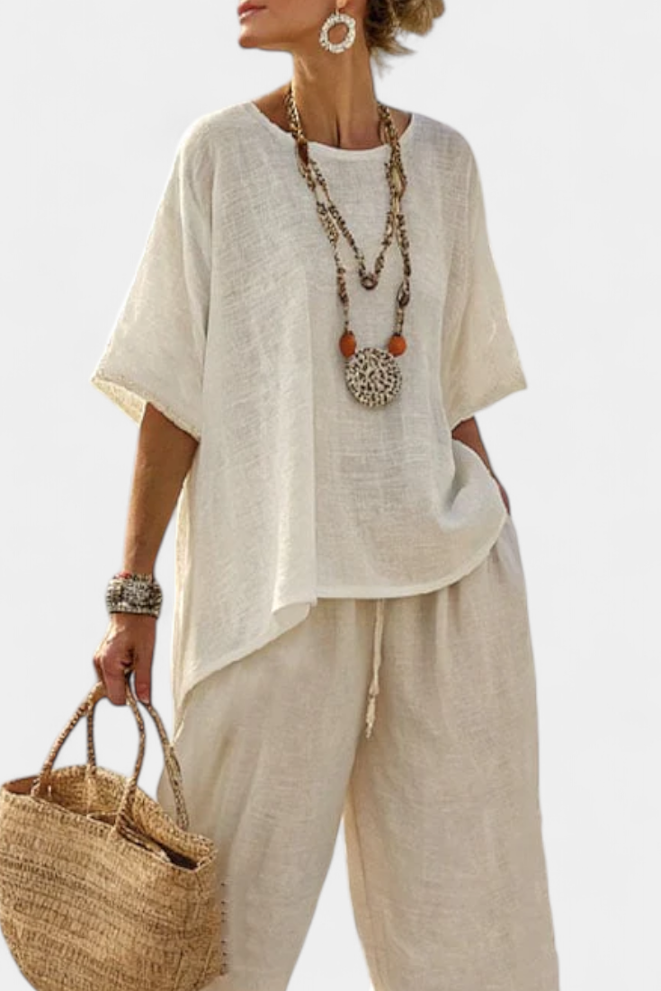 Effortless Minimalist Daisy Ensemble: Oversized Blouse and Wide-Leg Pants in Natural Tones for a Chic, Elegant Look